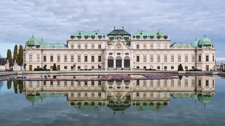 Vienna: Best of Vienna in 2 Hours with a Local - What this two-hour Vienna ride actually offers
