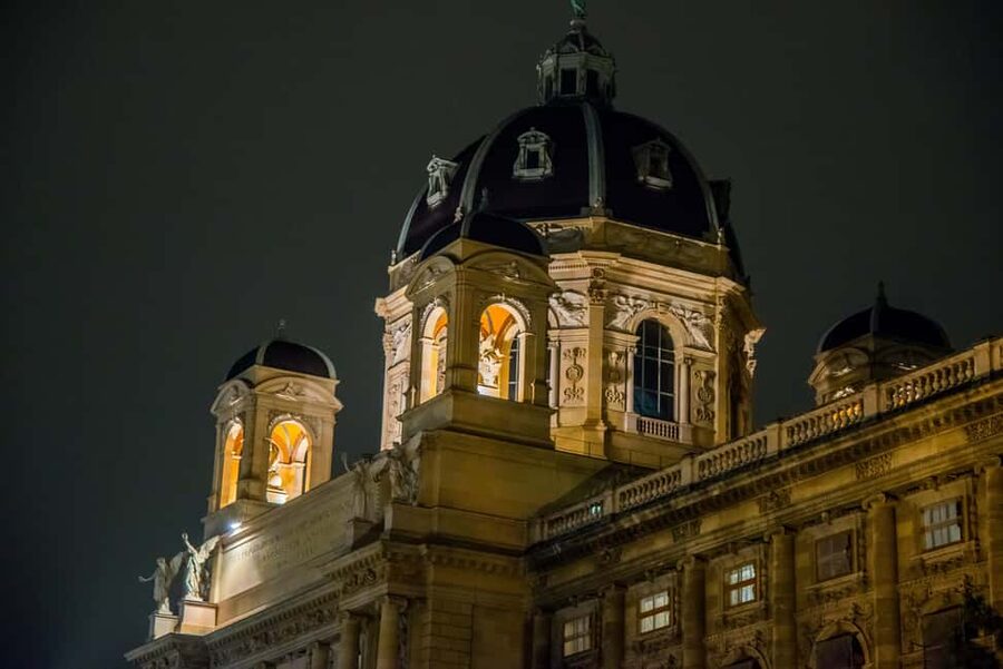 Vienna: Big Bus City Highlights Night Tour with Live Guide - The Danube and canal views bring the best nighttime mood