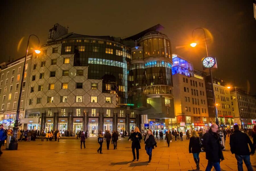 Vienna: Big Bus City Highlights Night Tour with Live Guide - What $40 means in practical value