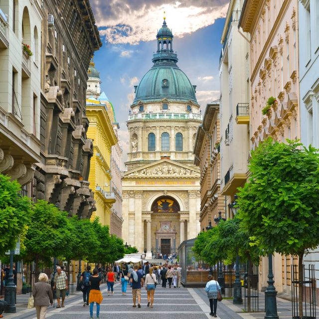 Vienna: Budapest Day Trip - First sights in Budapest: Vajdahunyad Castle and the Opera House