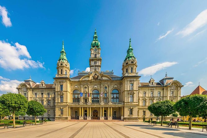 Vienna-Budapest One-Way Sightseeing Transfer - Esztergom Basilica and the Danube crossing