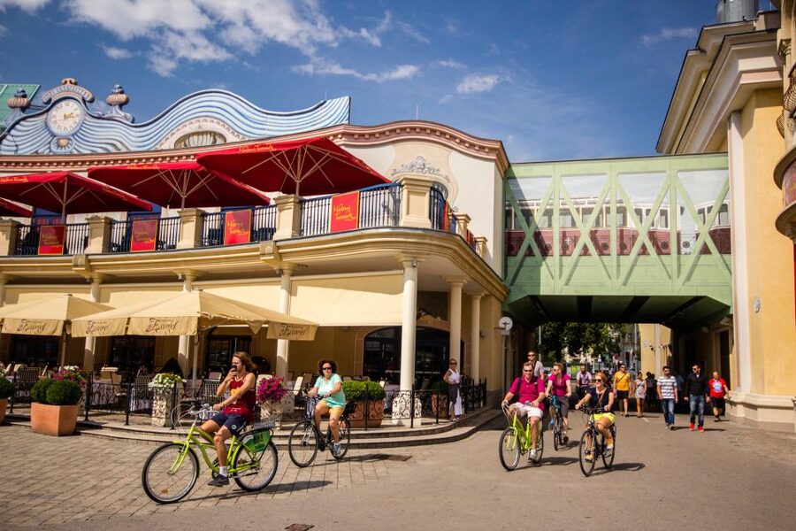 Vienna by Bike 3-Hour All-In-One City Bike Tour in English - From the Danube Canal to Hundertwasserhaus