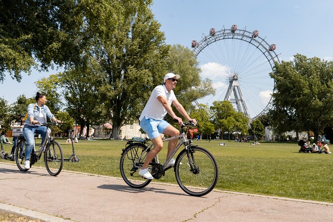 Vienna by bike in small groups max 12pax - Danube Canal graffiti and Hundertwasser House