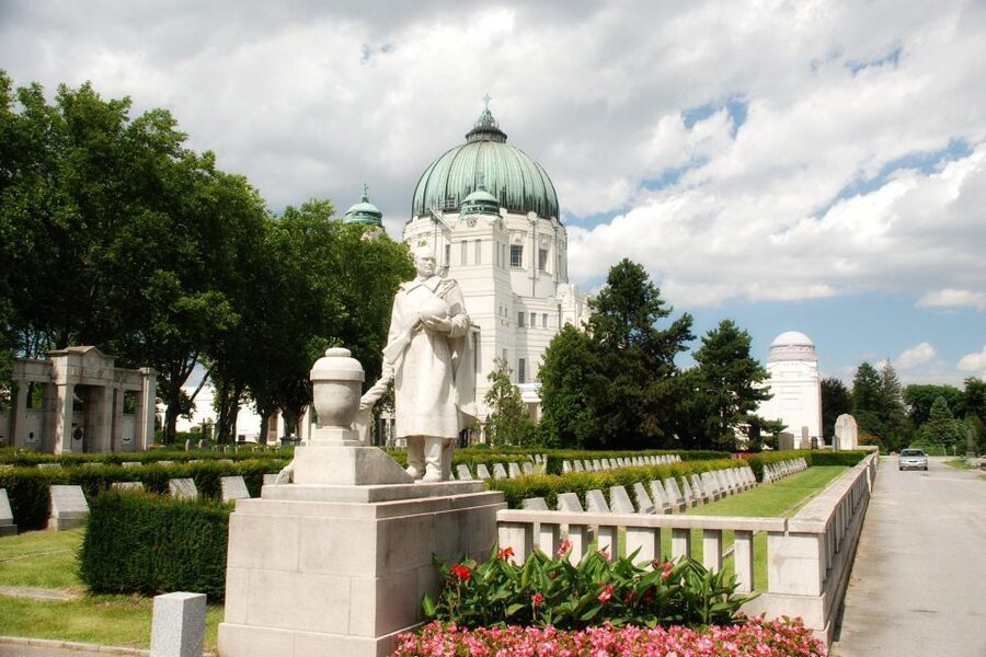 Vienna Central Cemetery Walking Tour with Transfers - Is $201 per person a fair price?