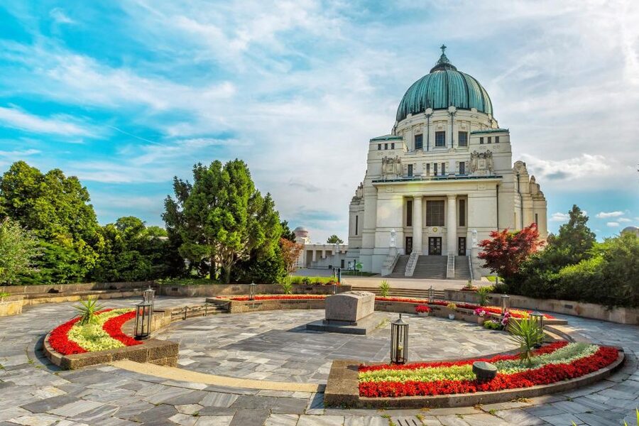 Vienna Central Cemetery Walking Tour with Transfers - Famous musicians and the stories behind the stones