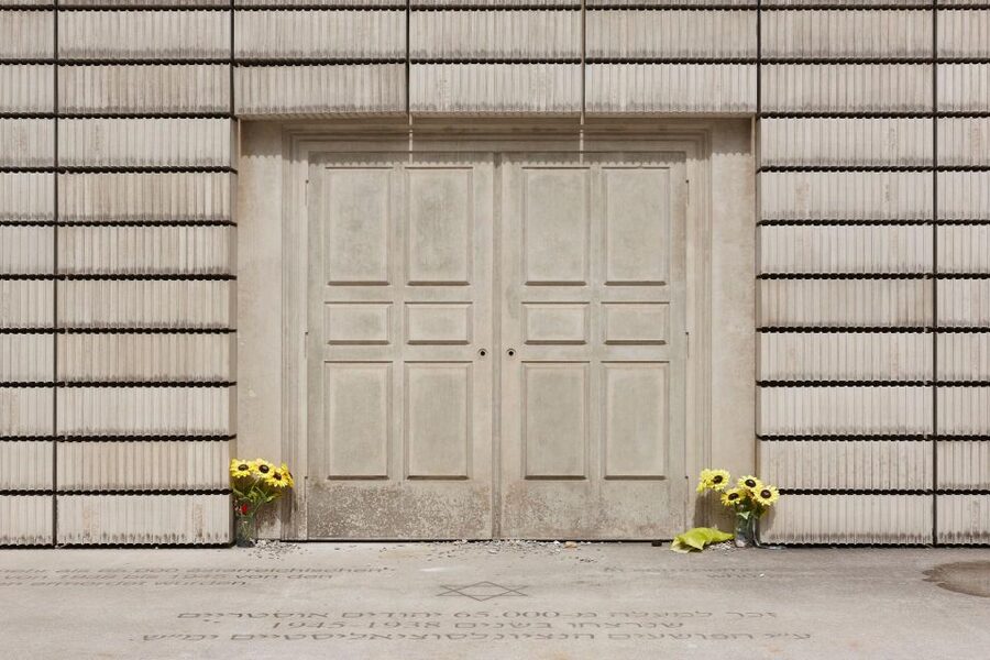 Vienna Central Cemetery Walking Tour with Transfers - Mausoleums, crypts, and the visual character of the site