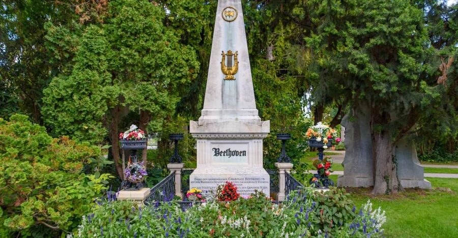 Vienna Central Cemetery Walking Tour with Transfers - Urban legends and Vienna’s way of remembering