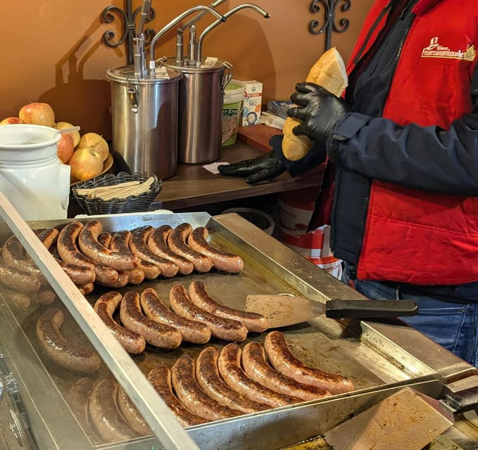 Vienna: Christmas Market Food and Drinks Tour - Four things that make this Vienna market tour different