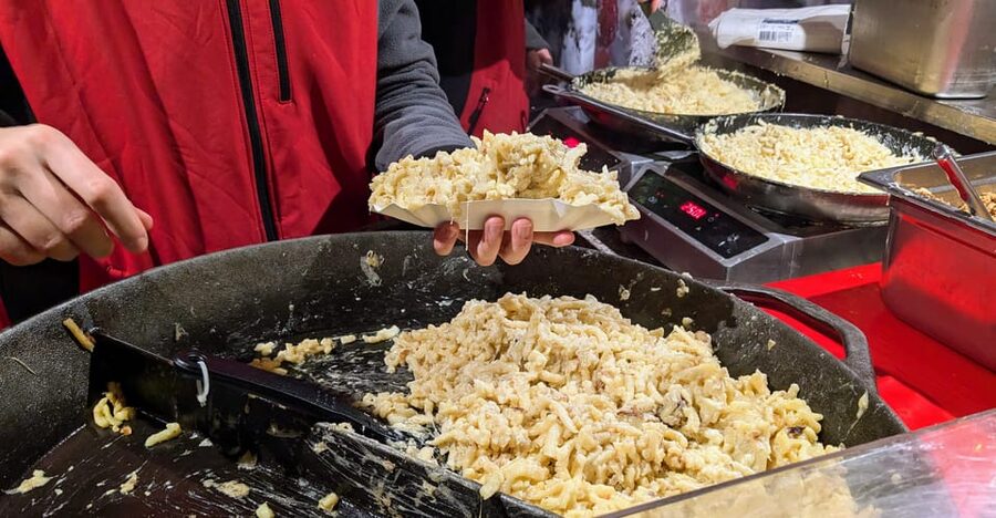 Vienna: Christmas Market Food and Drinks Tour - Why the public transport part earns its place