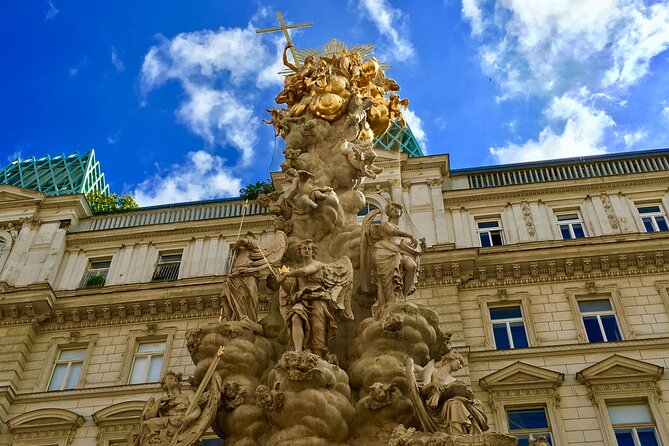 Vienna Christmas Tour - Starting beneath the Christmas chandeliers on Graben