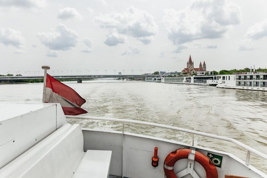 Vienna: City Cruise with Optional Lunch - How the value compares with a standard sightseeing tour