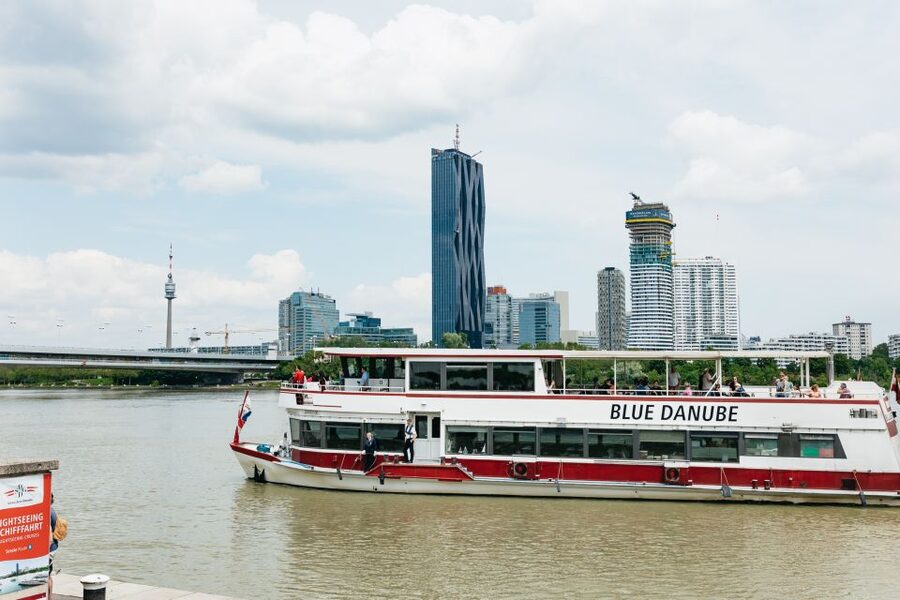 Vienna: City Cruise with Optional Lunch - The first stretch: modern Vienna beside the canal