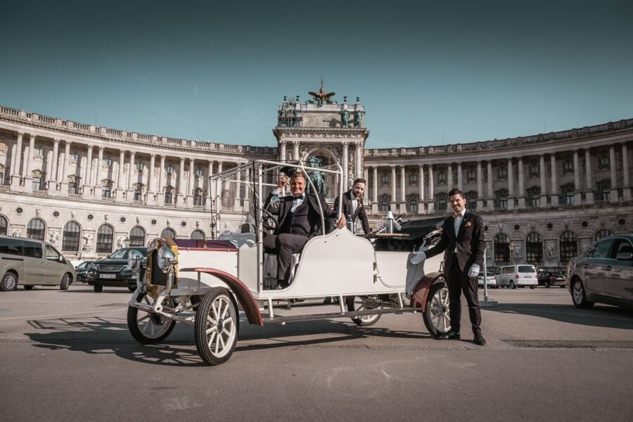 Vienna: City Sightseeing Tour in an Electro Vintage Car - Hofburg shows Vienna at imperial scale