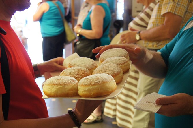 Vienna Coffee, Cake & Pastries Tour with Local Stories - Maria, Patrick, and the value of a good guide