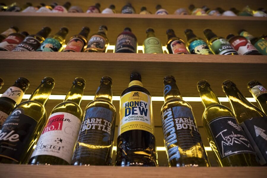 Vienna: Craft Beer Tasting Experience with Local Snacks - Austrian snacks with the beer