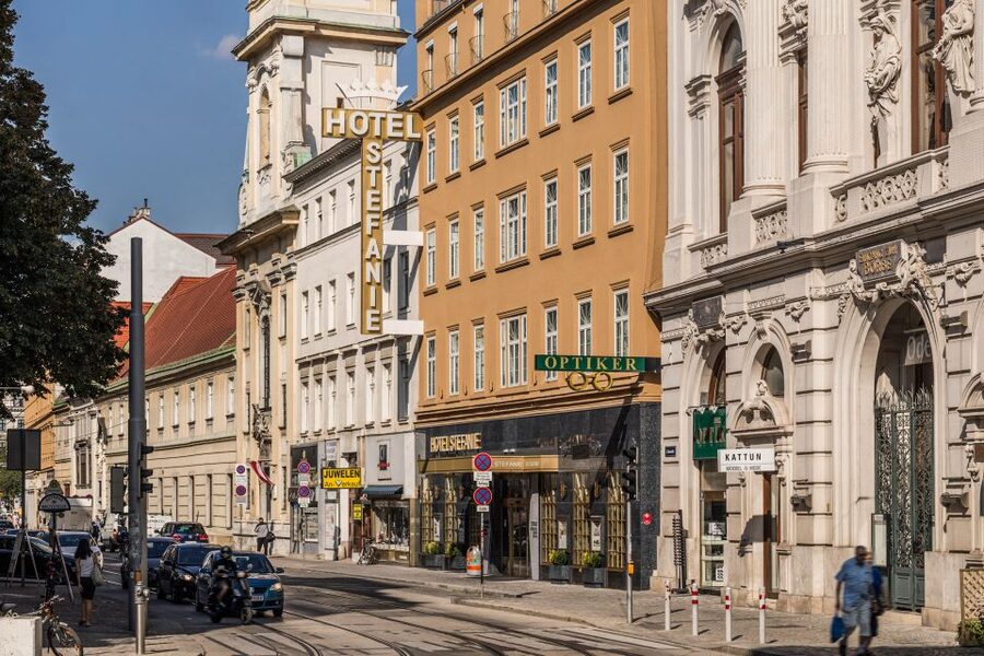 Vienna: Culinary Experience at Restaurant Stefanie - Course two: beef soup with pancakes and Kaiserschöberl