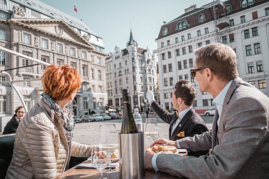 Vienna: Culinary Sightseeing Tour in an Electric Vintage Car - Useful planning details before you book