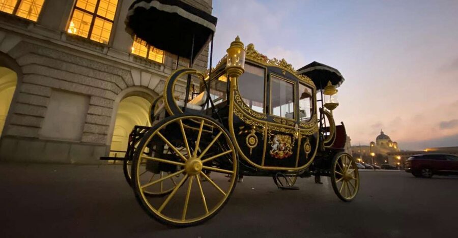 Vienna: Electric-Imperial Carriage Sightseeing Tour - Riding through Vienna in an electric imperial carriage