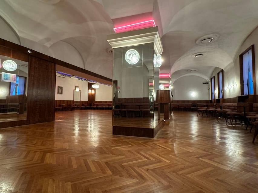 Vienna: Festive Season and New Year's Eve Waltz Workshop - The Blue Danube and New Year’s Eve customs