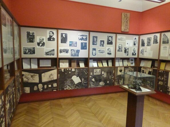 Vienna: Freud, Mozart & Beethoven Exploration Game - The Sisi Museum Stop and the Indoor Visit Question