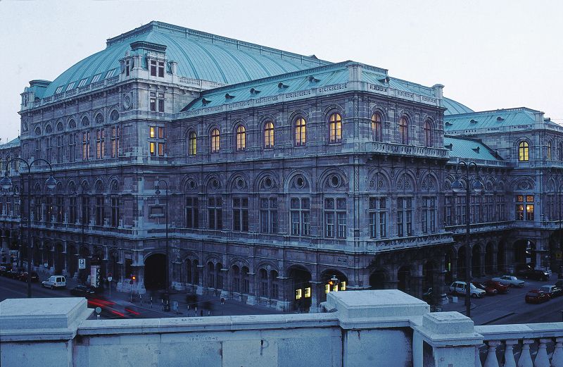 Vienna: Full-Day Private Tour including Schönbrunn Palace - Museumsquartier: Vienna beyond imperial ceremony