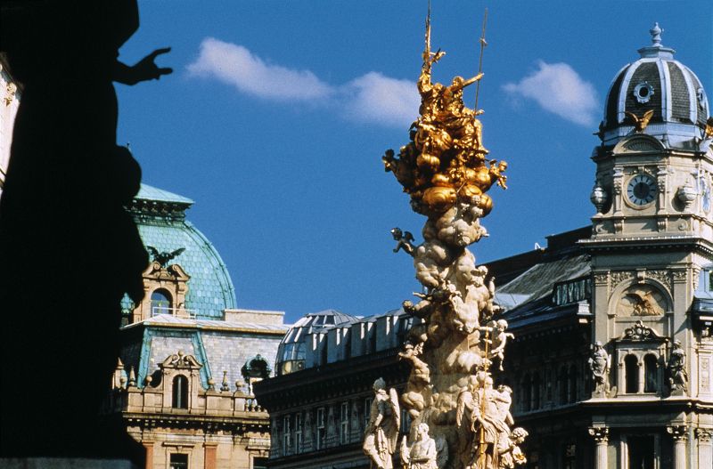 Vienna: Full-Day Private Tour including Schönbrunn Palace - Prater Park and the Danube side of Vienna