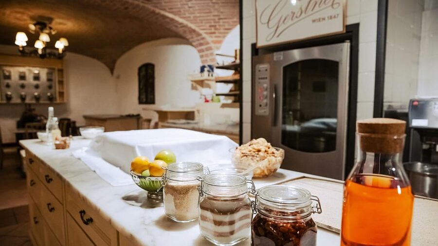 Vienna: Gerstner KuK Hofzuckerbäcker Baking Show & Tasting - Key details at a glance