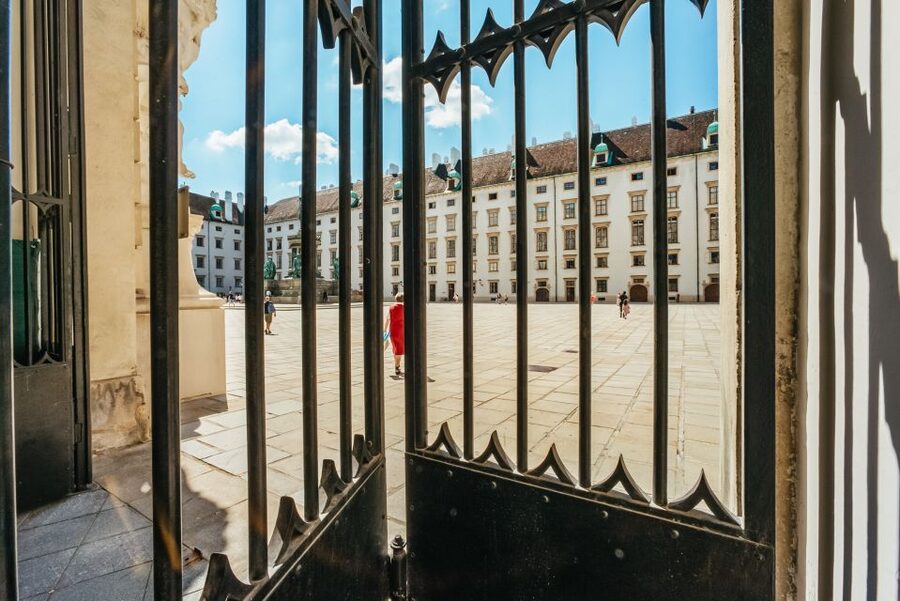 Vienna: Guided Walking Tour of City Center Highlights - The Spanish Riding School and its Lipizzaner horses