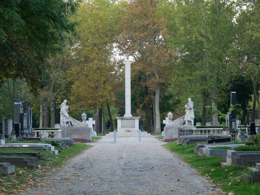 Vienna: Guided Walking Tour of the Central Cemetery - Reading the graves through their art and inscriptions