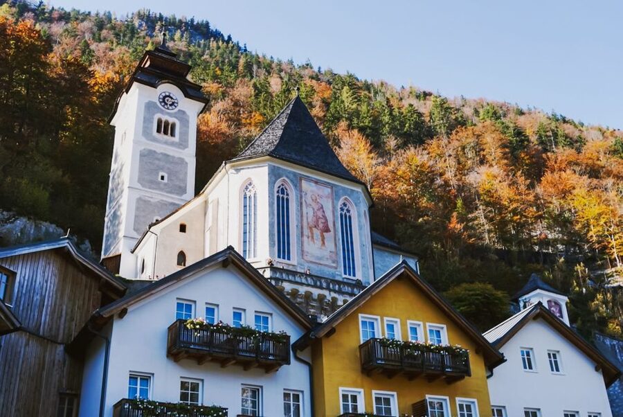 Vienna: Hallstatt & Alpine Peaks Day Trip with Skywalk Lift - Two hours in Hallstatt, with freedom to choose