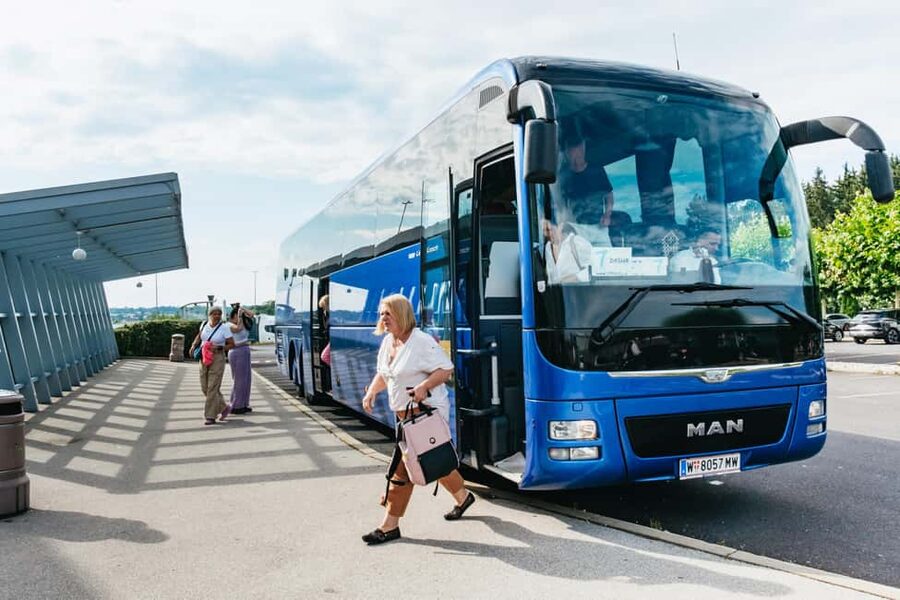 Vienna: Hallstatt & Alpine Peaks Day Trip with Skywalk Lift - The return journey and rest stops