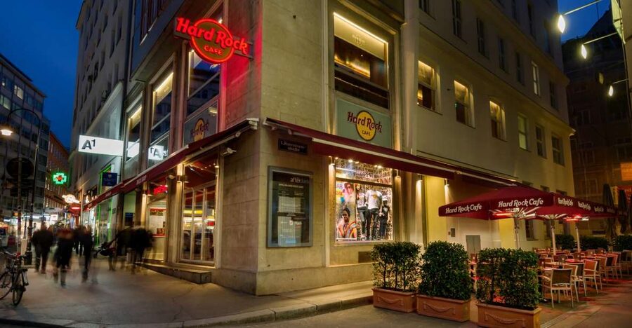 Vienna: Hard Rock Cafe with Set Menu for Lunch or Dinner - Arriving with priority seating