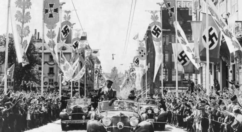 Vienna: Historical Walking Tour - Hitler and the 1900s - Why this Vienna walk is different