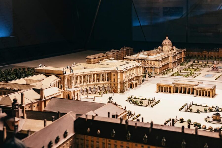 Vienna: Hofburg and Empress Sisi Museum Guided Tour - Who should choose this Hofburg tour?