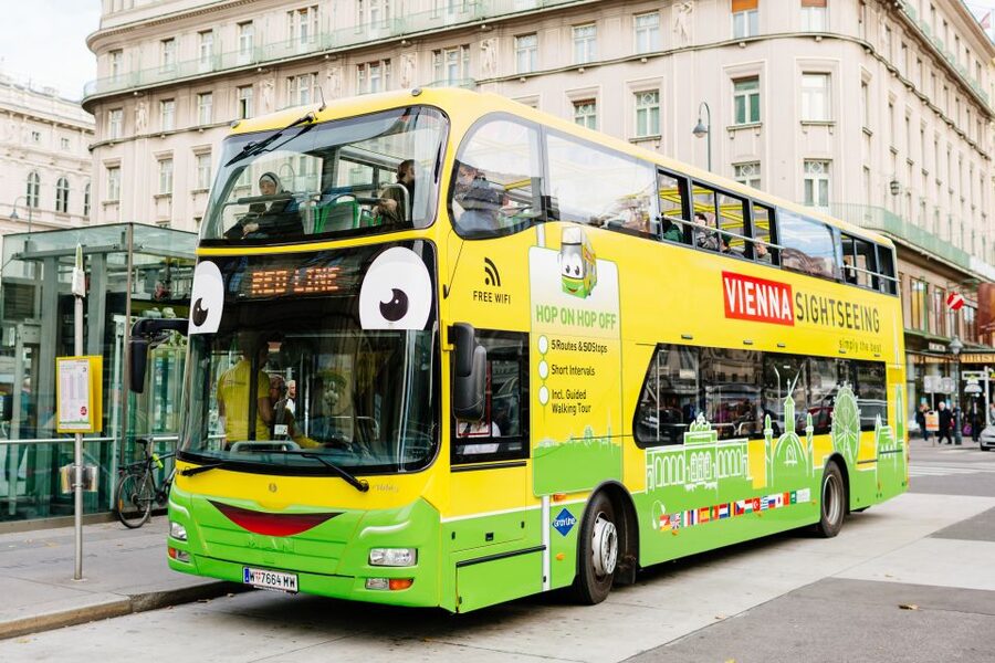 Vienna: Hop-On Hop-Off Sightseeing Bus Tour in 19 Languages - Yellow Line: Schönbrunn and Belvedere