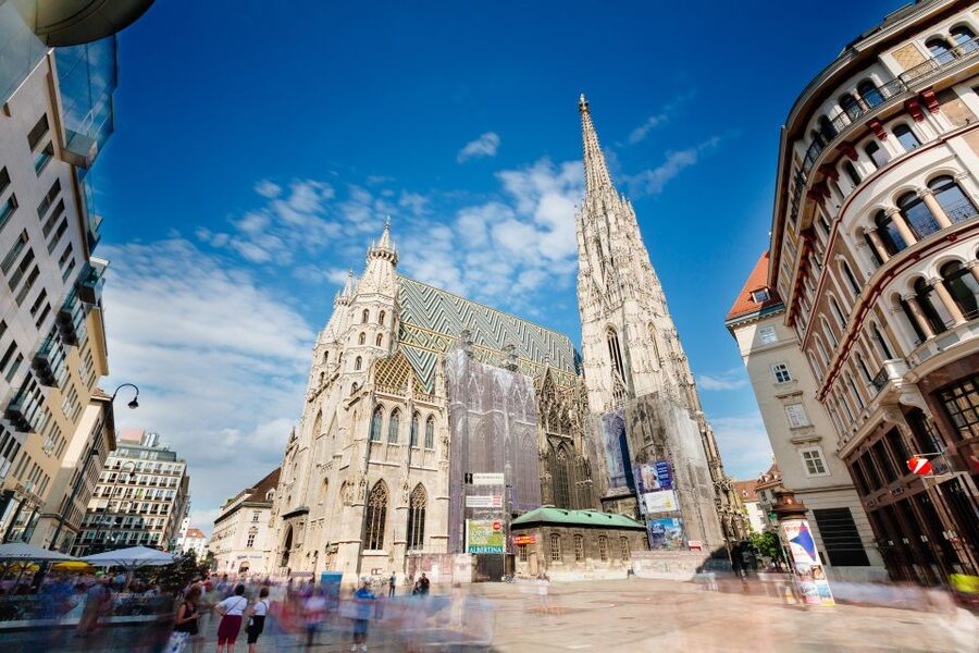 Vienna: Hop-On Hop-Off Sightseeing Bus Tour in 19 Languages - Green Line: Grinzing and Cobenzl views