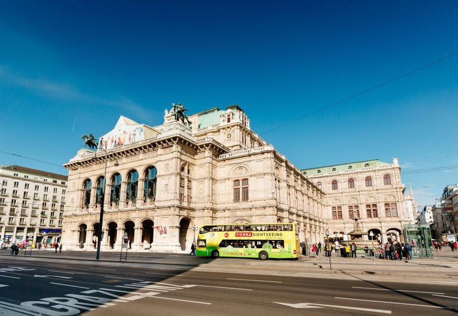 Vienna: Hop-On Hop-Off Sightseeing Bus Tour in 19 Languages - Timing, comfort, and changing buses