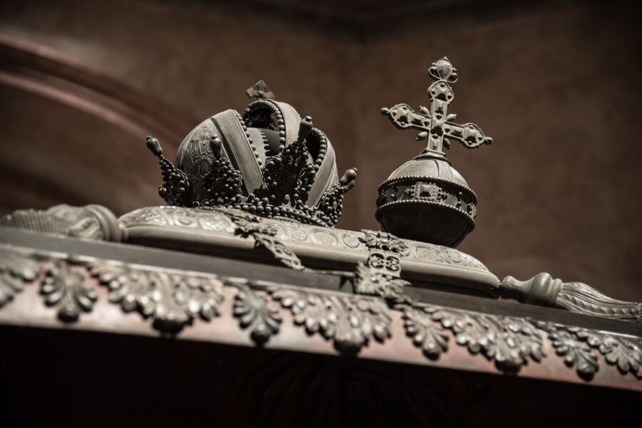 Vienna: Imperial Crypt Entrance Ticket - Self-guided information versus a guided tour