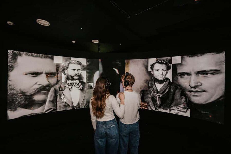 Vienna: Johann Strauss - Immersive Audiovisual Experience Ticket - Moving freely through 3D audio scenes