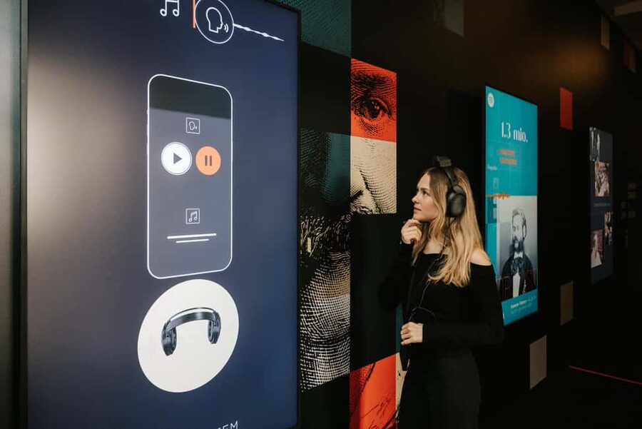 Vienna: Johann Strauss - Immersive Audiovisual Experience Ticket - Interactive displays that make the story easier to follow