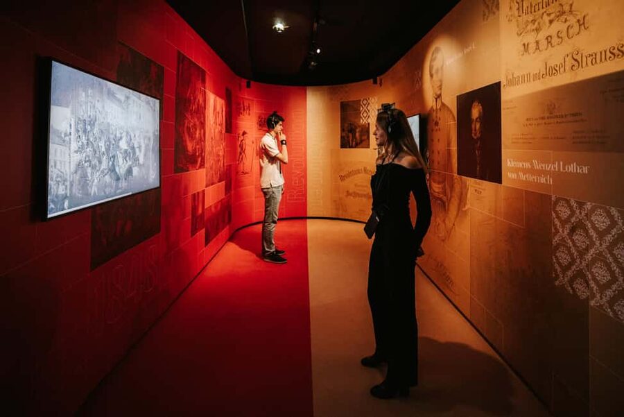 Vienna: Johann Strauss - Immersive Audiovisual Experience Ticket - Become Johann Strauss for a photo