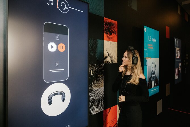 Vienna: King of Waltz - immersive Johann Strauss Museum - Motion-sensitive headphones and location-based 3D sound