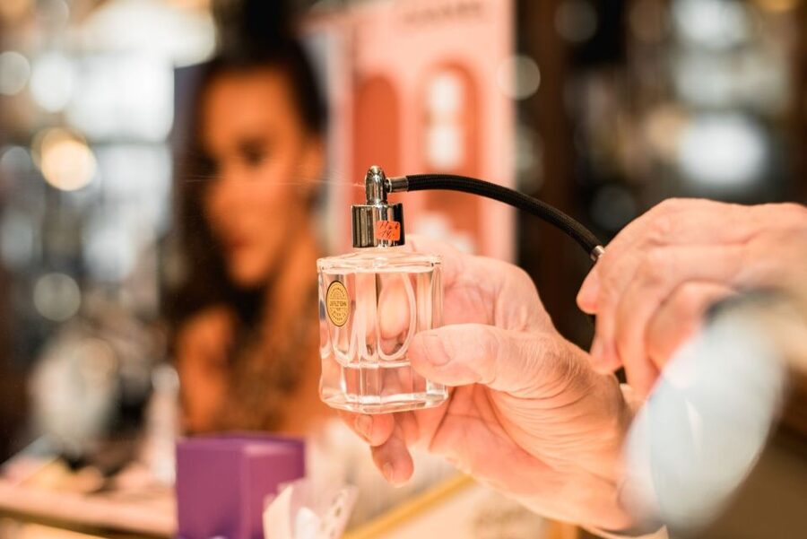 Vienna: KuK Perfumery Filz - Viennese Perfume Tasting - The souvenir perfume and today’s Filz connection