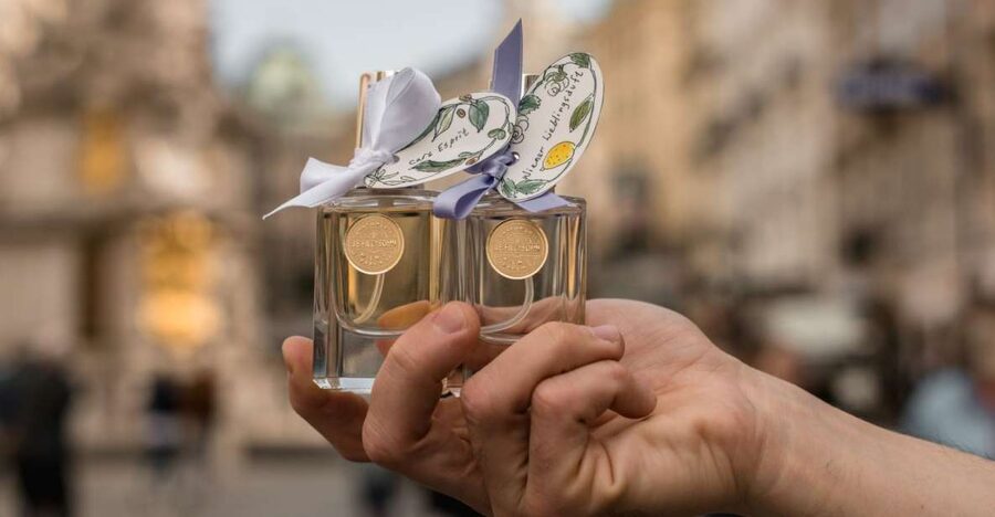 Vienna: KuK Perfumery Filz - Viennese Perfume Tasting - Meeting in Vienna’s oldest coffee house