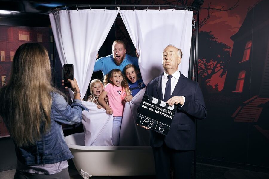 Vienna: Madame Tussauds Admission Ticket - Arnold Schwarzenegger, Klimt, and the best photo setups