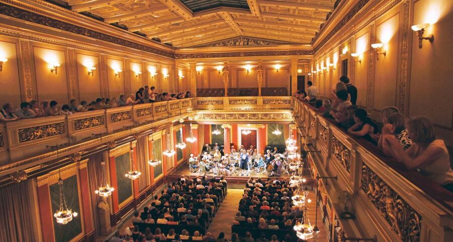 Vienna: Mozart Concert in the Brahms-Saal - The Strauss finale brings Vienna into the room