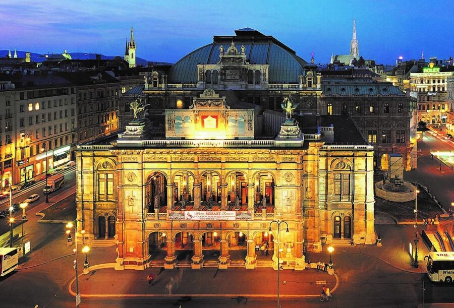 Vienna: Mozart Concert with Dinner and Carriage Ride - Mozart concert seating and included extras