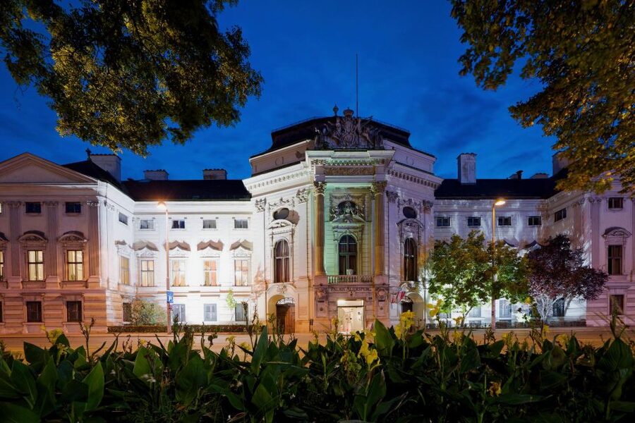 Vienna: Mozart & Strauss Classical Concert at Börse Palace - Who will enjoy this most?