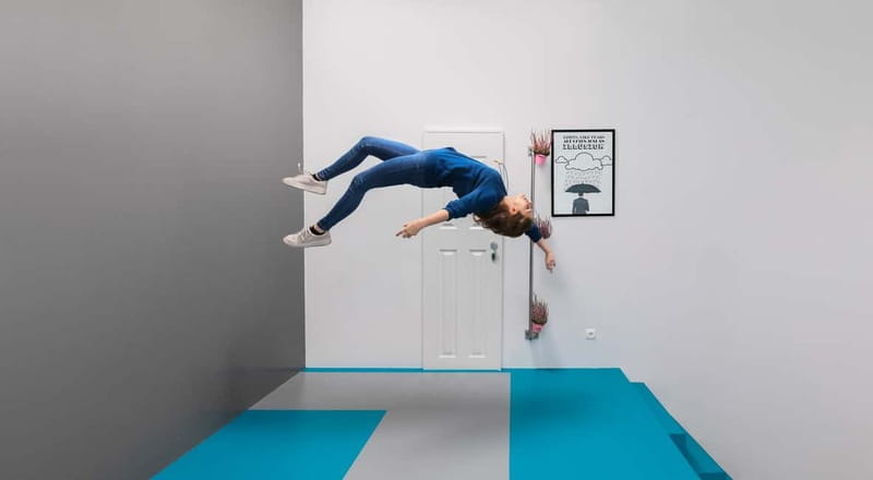 Vienna: Museum of Illusions Vienna Admission Ticket - The Ames room and the strange business of size