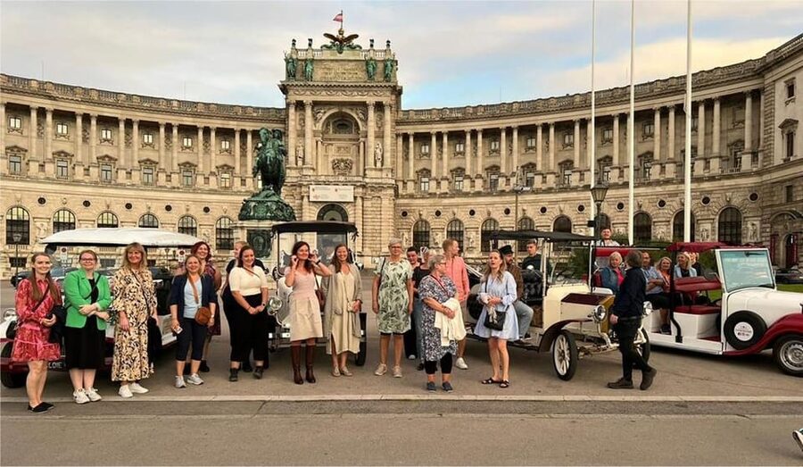 Vienna: Old Town Sightseeing Tour in a Vintage-Style E-Car - From Freyung to Hoher Markt: Vienna’s old urban core